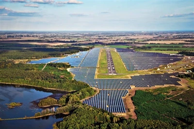 Unkarin asennettu aurinkosähkökapasiteetti ylittää selvästi vuodelle 2030 ase...