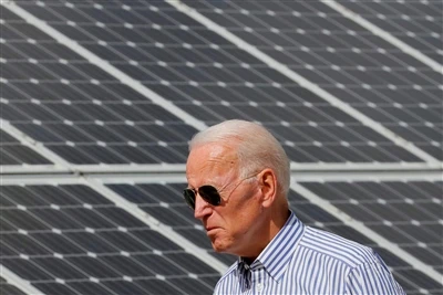 Yhdysvaltain tuomioistuin päätti Bidenin aurinkoenergiamaksujen keskeyttämise...